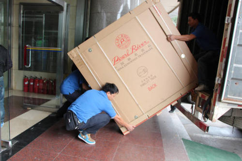 乌达钢琴贵重工艺品无忧运